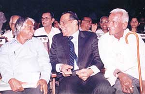 Dr. Namperumalsamy (middle) with Dr. G. Venkataswamy (right) and Dr. APJ Abdul Kalam (left) 