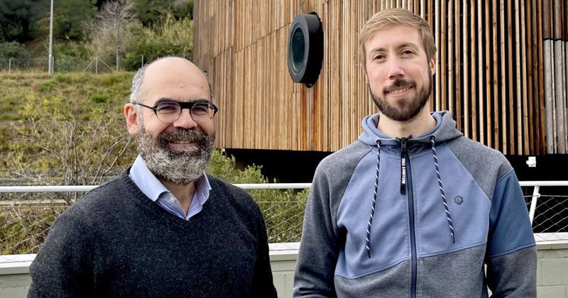 Esteban Ballestar, PhD, (left) and Javier Rodríguez-Ubreva of the Josep Carreras Leukaemia Research Institute. 