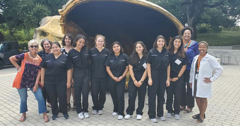 The University of Texas at Austin Dell Medical School has implemented an outreach program for high school students that aims to address the gender gap in oncology.