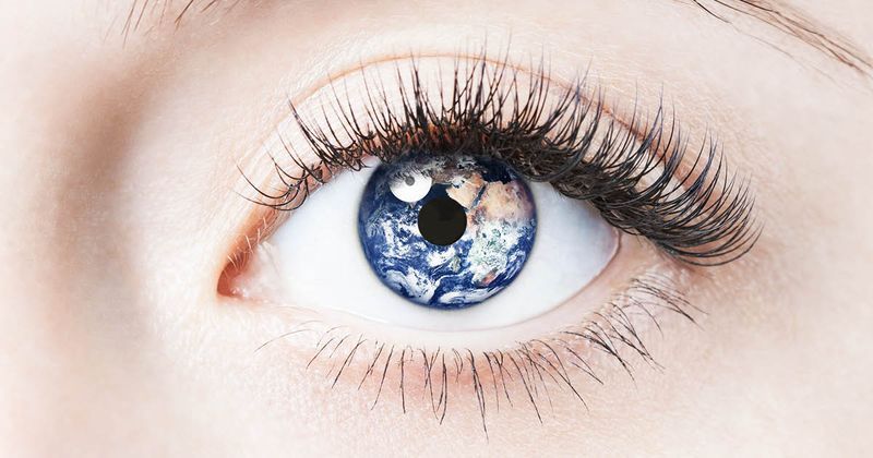 eye with globe as cornea