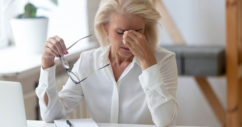 woman with dry eyes