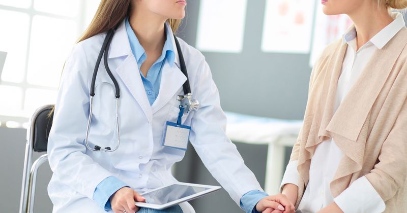 Doctor female patient general 2_Adobe Stock_288973068