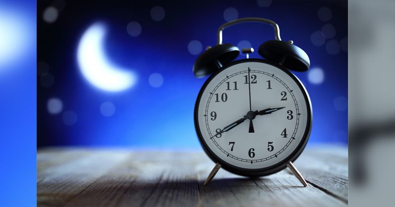 Sleep_clock_Adobe_132818449