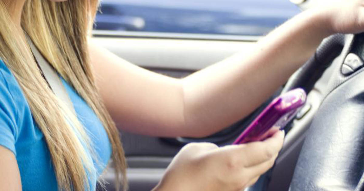 Teen texting and driving